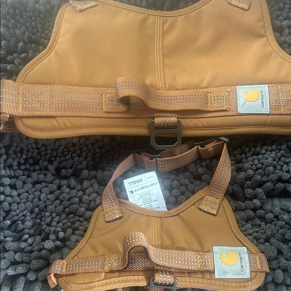 Carhartt dog huge lot of harnesses collars and leashes. All brand new.